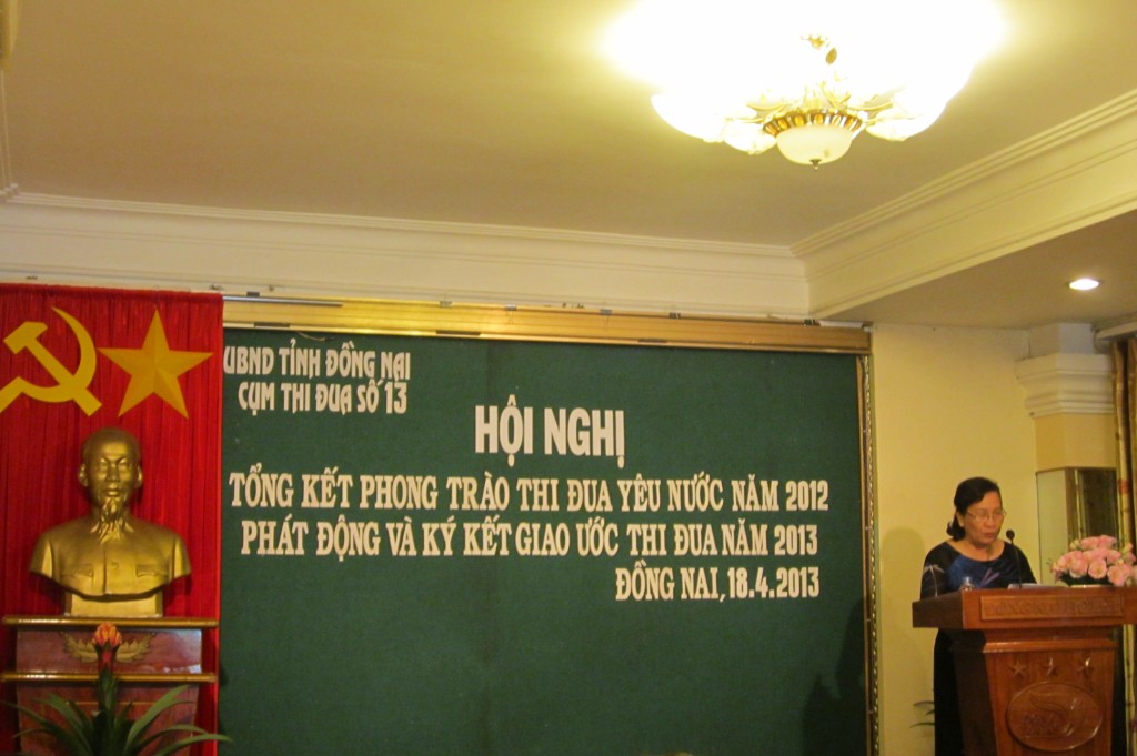 Tổng kết thi đua khen thưởng năm 2012, phát động 3057 [Desktop Resolution].jpg